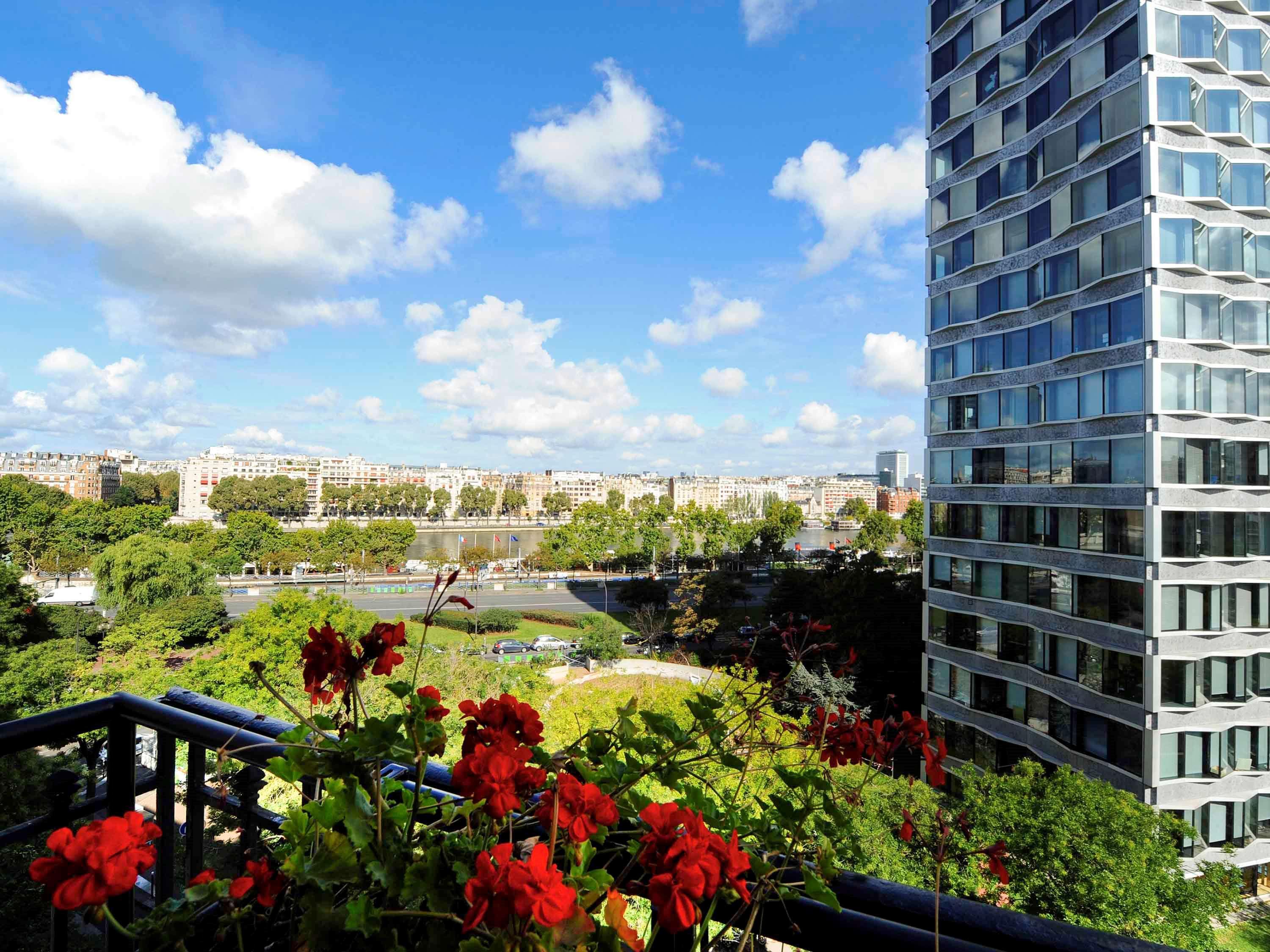 เมอร์เคียว ปารีส ตูร์ ไอเฟล ปอง มิราโบ โฮเต็ล Hotel ภายนอก รูปภาพ