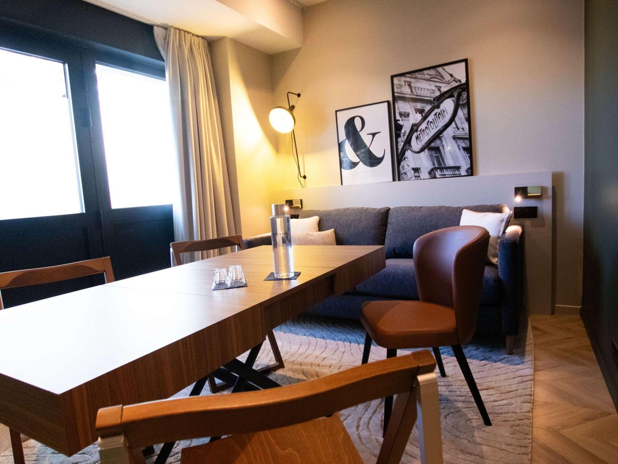 เมอร์เคียว ปารีส ตูร์ ไอเฟล ปอง มิราโบ โฮเต็ล Hotel ภายนอก รูปภาพ
